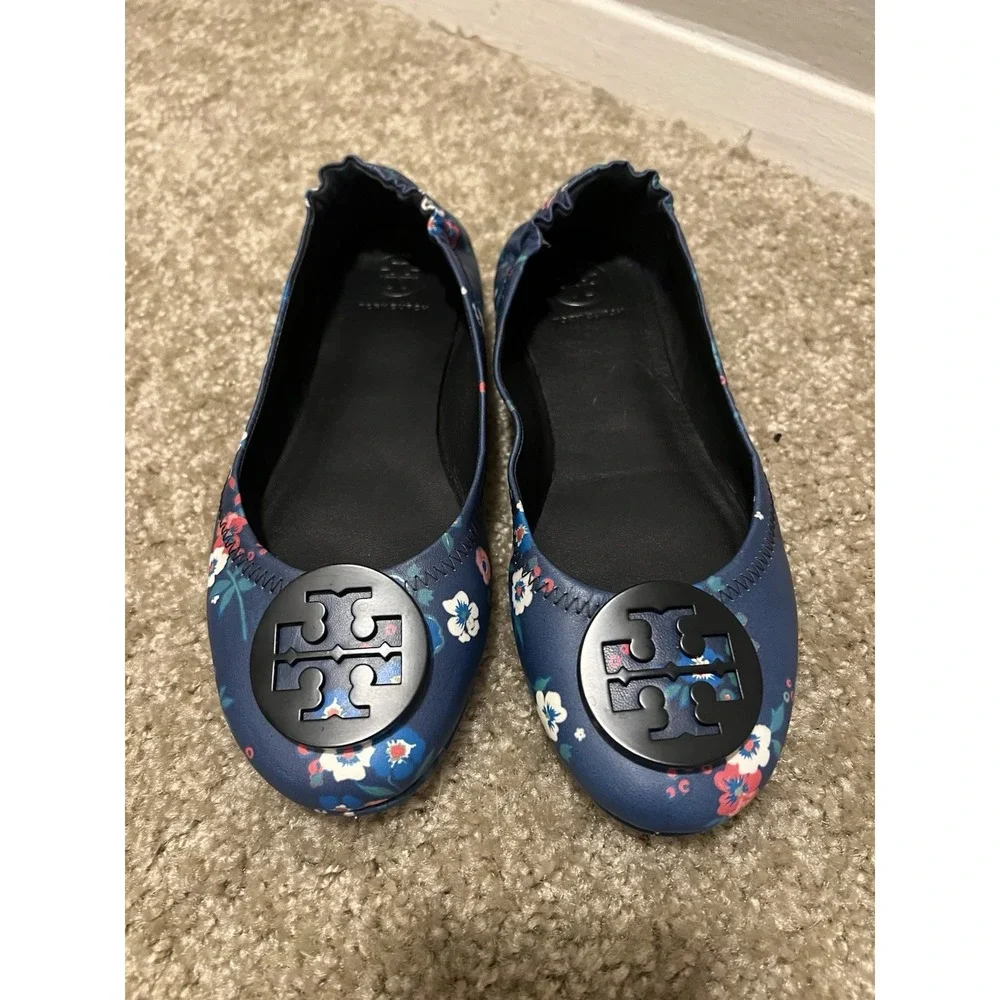 Tory Burch Minnie Travel Ballet Flats Navy Blue Floral Leather Logo Shoes 7